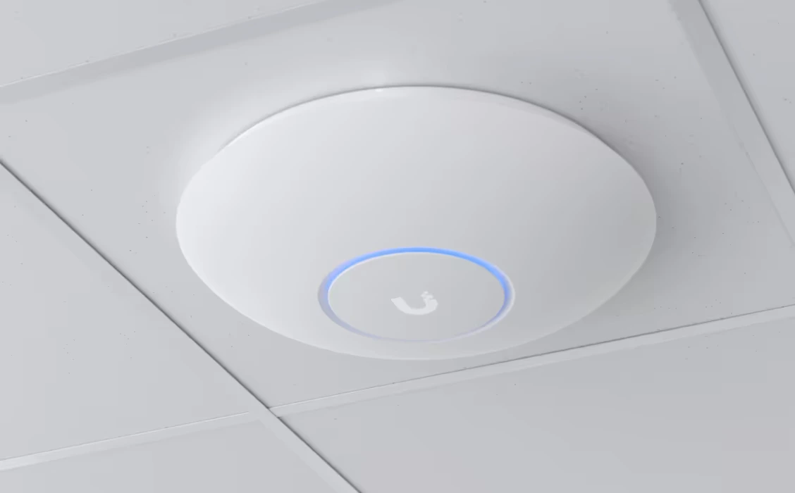 Ubiquiti UniFi U7 Pro Max – Ceiling-Mounted WiFi 7 Access Point